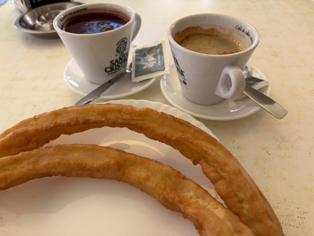 Churrot ovat perinteinen espanjalainen aamiainen